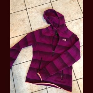 North Face purple pullover Jacket hoodie S